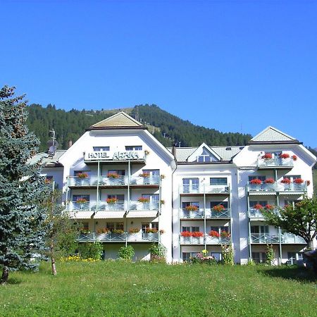 Typically Swiss Hotel Altana Scuol Esterno foto